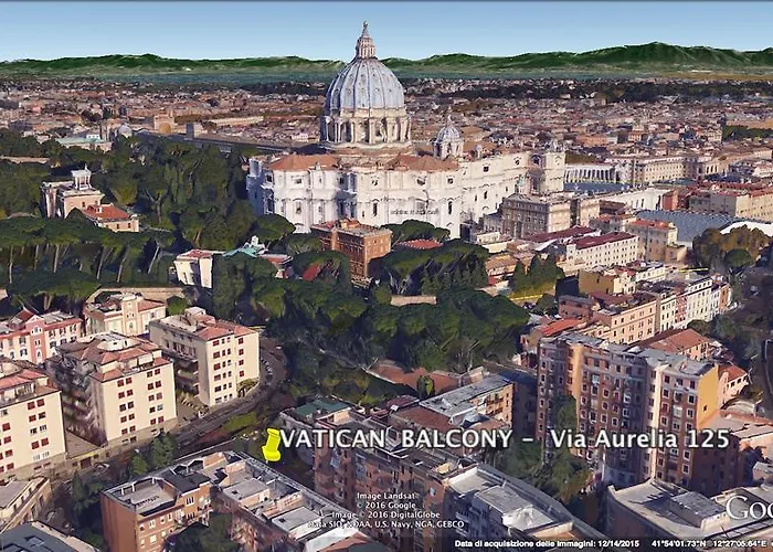 Vatican Balcony Apartment *